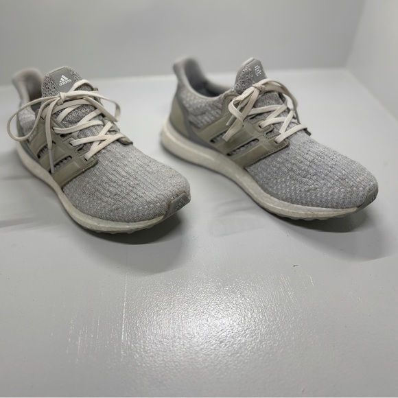 Women’s Adidas Ultra Boost 3.0 Reigning Champ Grey Running Shoes size 8 - Picture 2 of 11